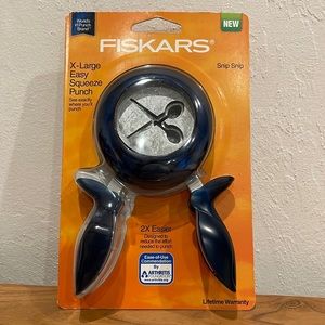Fiskars X-Large Easy Squeeze Punch Snip Snip scissors design NEW